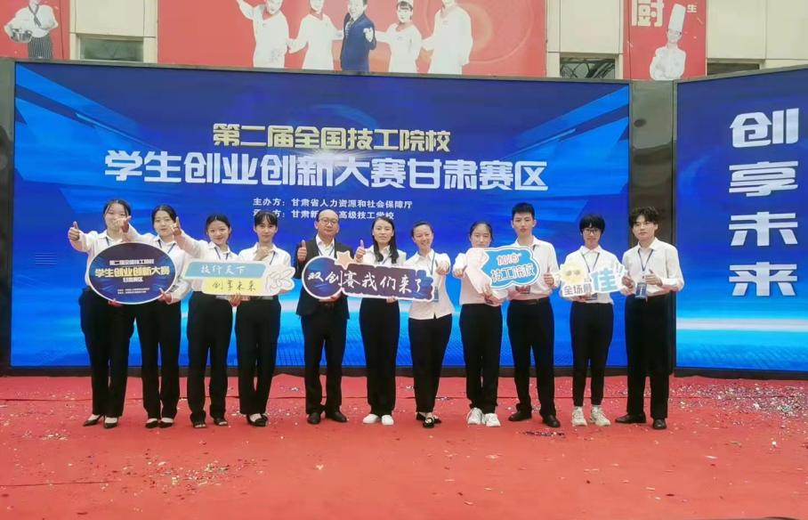 优秀教师系列（5） 师者匠心，微光成矩｜ 王飞：不忘初心 手揽星光