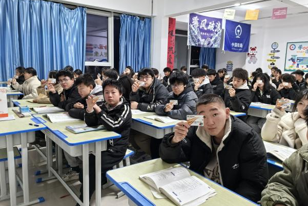 ​ 落实国家资助政策助力学子梦想起航